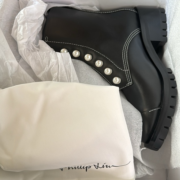 New 3.1 Phillip Lim Women’s Hayett-Lug Sole Boot with Pearls Size 40/9.5 $810 - Picture 7 of 8